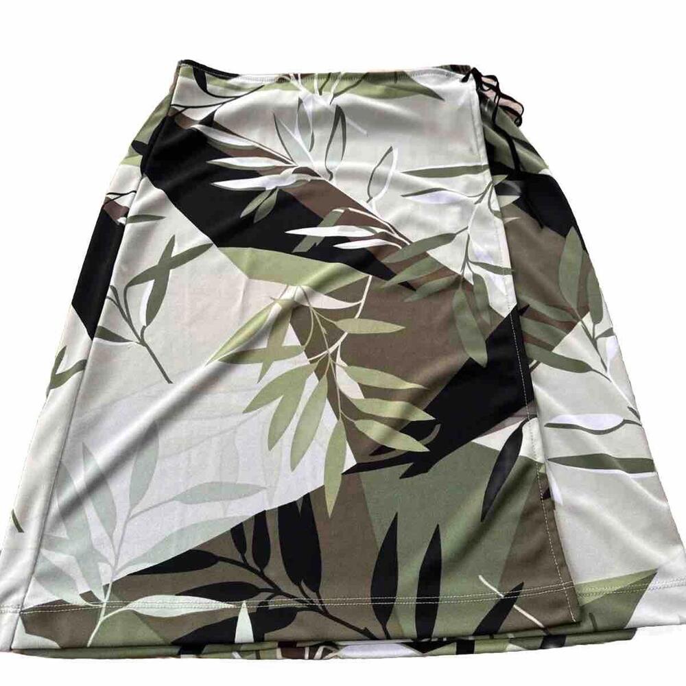 BCBG Max Azria Women’s‎ Skirt S Green Black White Tropical Leaf Print Stretch
